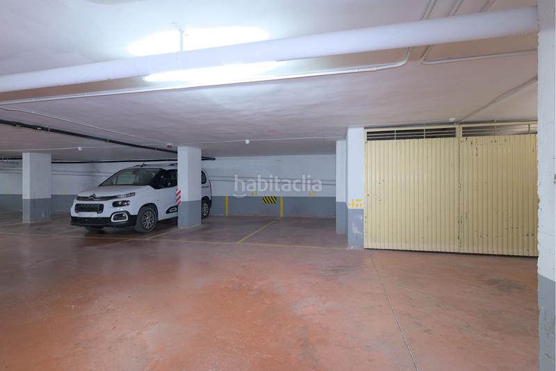 Foto bb3640da-c9ba-455a-9476-1912c659c171. Aparcament cotxe a Xixona