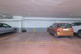 Parking voiture  C/ ausias carbonell. Parking  jijonaxixona centro