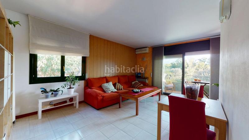 Foto 986a202b-d8a7-4b21-95f0-3bcd1f0d18b2. Piso  de 4 habitaciones, parking y terraza con vistas a la devesa en Girona