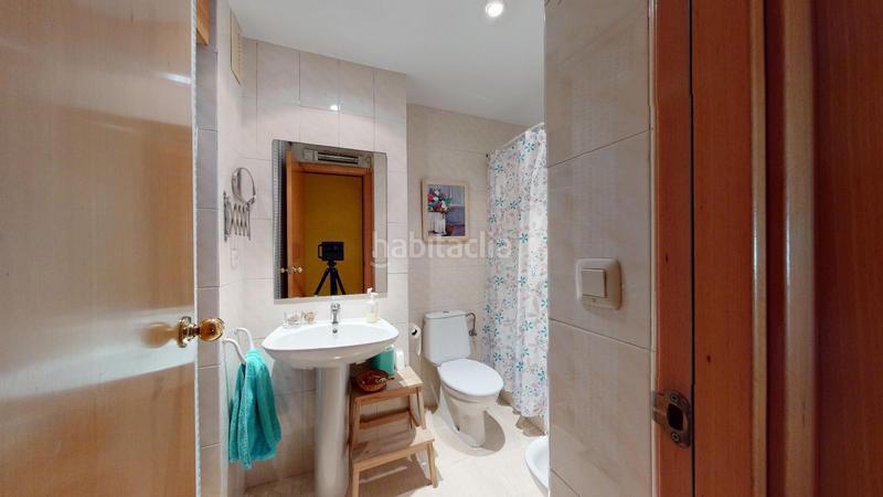 Foto 9f3a0e7d-b0f3-48c1-9922-ea4b4c3d8861. Piso  de 4 habitaciones, parking y terraza con vistas a la devesa en Girona