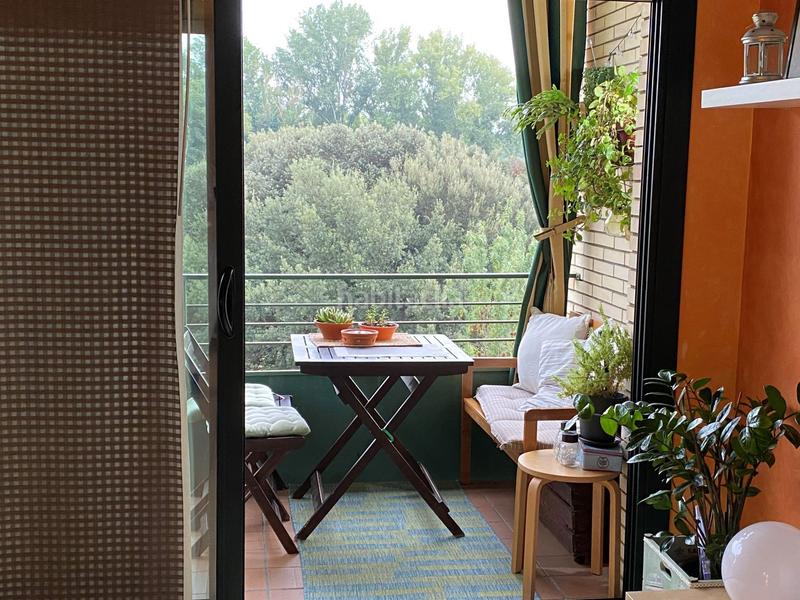 Foto a1c4fa52-2fa6-48b6-bdff-e2558f8fc628. Piso  de 4 habitaciones, parking y terraza con vistas a la devesa en Girona