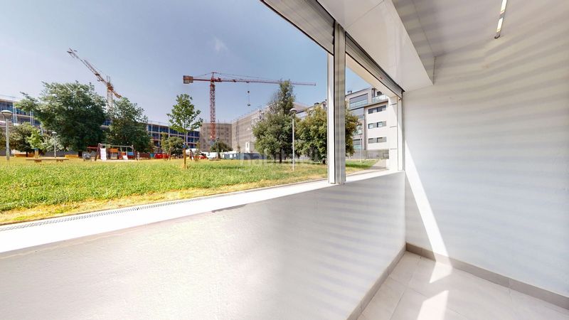 Foto dcbc7f3c-9e9c-4e81-b6d6-e1960d9466d3. Dúplex amb calefacció a Montilivi Girona