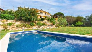 Haus  De la selva. Casa  espaciosa y con grandes vistas a mar y montaña