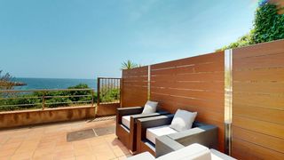 Appartement in El Pedró. Apartamento con gran terraza frente al mar, palamós costa brava