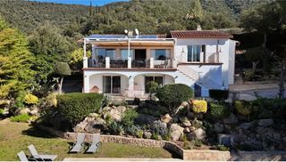 Xalet  Volta ginesta. Exclusiva villa de lujo con licencia turística en la costa brava