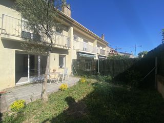 Casa adossada a Palau