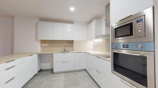 Piso  Princep. Planta baja para estrenar en el centro de girona, con terraza de