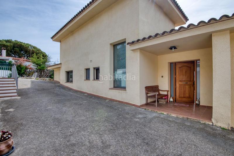 Foto 4c828b2e-c23f-4e92-81bd-bfa0423fc2f5. Casa  espaciosa y con grandes vistas a mar y montaña en Calonge