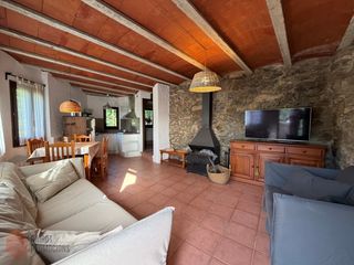 Rent House  Calle del ferrus. Casa rústica con jardín en abella alquiler vacacional de tempora
