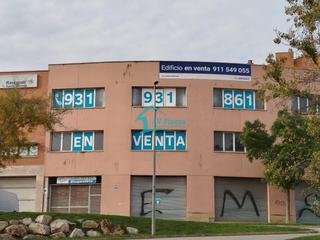 Industrial building  Cornisa. Edificio de oficinas en venta en santa coloma de cervello