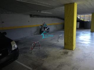 Parking voiture  Calle major. Amplia plaza de parking en vallirana barcelona.