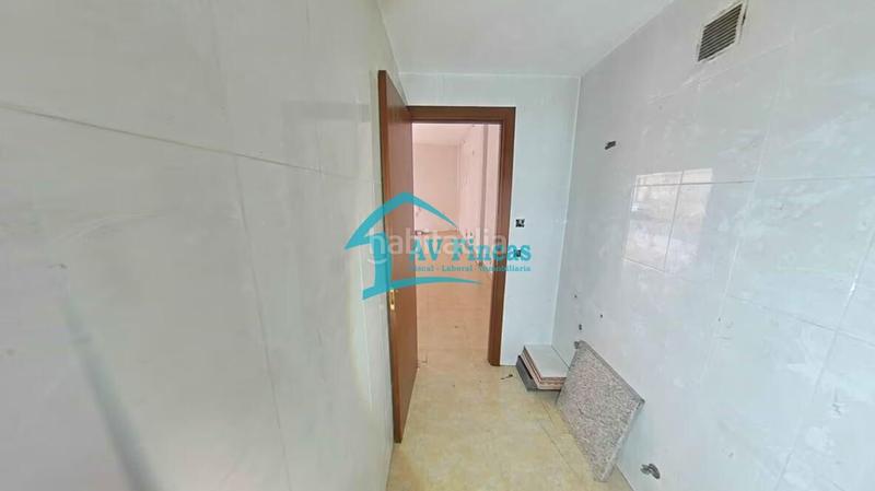 Foto f5700925-528a-4aea-971f-b7e70e33e3bc. Locale commerciale in Canovelles