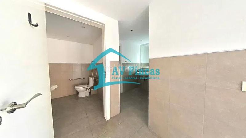 Foto 82678daa-a3ad-4f82-b859-1ee420e6c454. Local comercial local en venta en el prat de llobregat barcelona. en Prat de Llobregat (El)