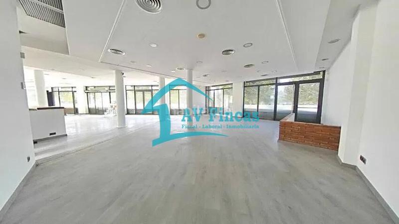 Foto 888f29ba-821b-4a66-9d91-a563acf1a0a7. Local comercial local en venta en el prat de llobregat barcelona. en Prat de Llobregat (El)
