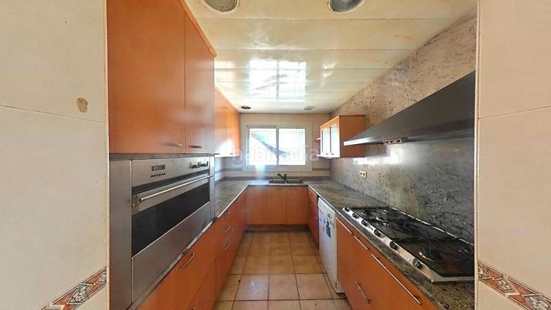 Foto f524bb50-c0dd-4c9e-8446-bb3a21ae2321. Casa con parcheggio in Olesa de Montserrat