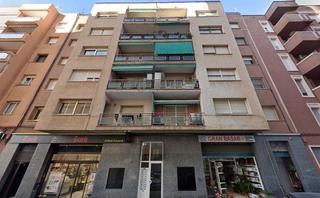 Local Comercial  Abat escarre de l'. Venta de 2 locales en sabadell