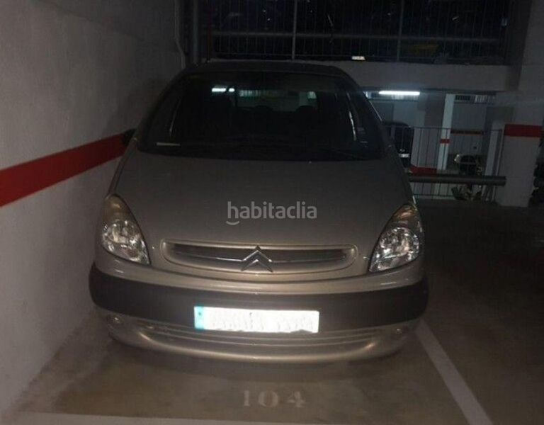 Foto 801ee395-9c80-477f-b90b-9c2e270b1760. Aparcament cotxe a Les Planes Sant Joan Despí