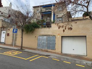 Haus  Faigs. Se vende casa unifamiliar aislada en can roca, castelldefels.