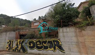 Casa  Camino de la fbrica. Se vende casa en corbera de llobregat barcelona.