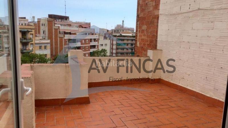 Foto 31d92e4d-1e14-49fe-b8b9-b14e0faab11a. Edificio in Guinardó Barcelona