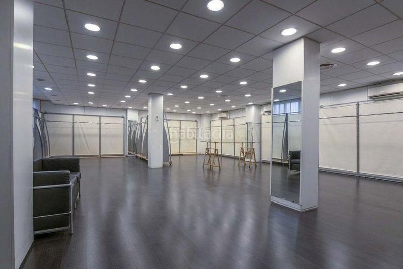 Foto 1fe1f893-aacc-46c2-8bf2-373dac74e4b5. Local comercial local en venta en calle del comte borrell en Barcelona
