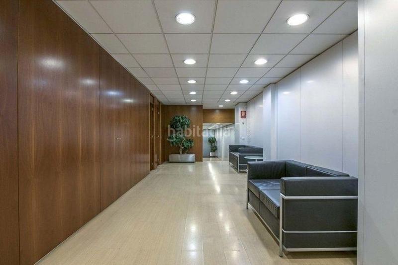 Foto 9904ed85-3523-4837-891f-c6a3caaf90a3. Local comercial local en venta en calle del comte borrell en Barcelona