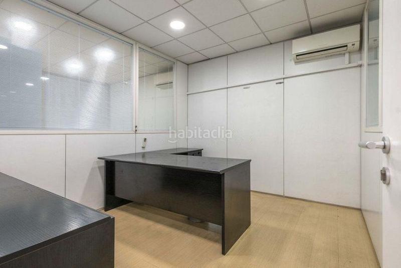 Foto 9baa3139-f702-406d-8671-093356f81e61. Local comercial local en venta en calle del comte borrell en Barcelona