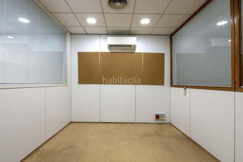 Foto e857a6bb-0c3f-492a-964e-b9abe4c84033. Local comercial local en venta en calle del comte borrell en Barcelona