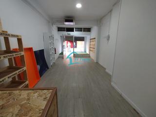 Local commercial à Marianao. Local en venta en sant boi de llobregat