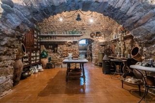 Masia a Artés. Se vende masía en artés.