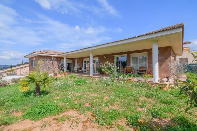 Foto f7d9d6ee-532b-41f7-978a-9cdefcd6b680. Chalet in Castellbell i el Vilar