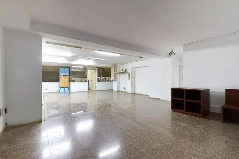 Foto 00acbb51-83d8-472b-9498-80f22fbda85a. Local comercial local en venta en calle daribau en Barcelona
