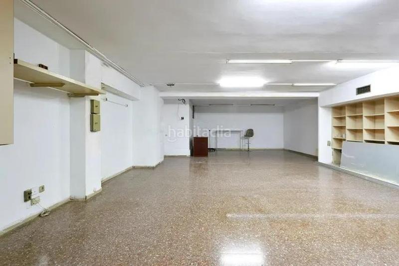 Foto 30e87af7-20b1-439e-b452-68ecc2fc9b76. Local comercial local en venta en calle daribau en Barcelona