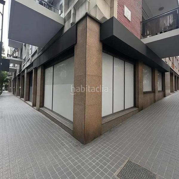 Foto 33d15258-7306-4bc6-a940-eab338ad285e. Local comercial local en venta en calle daribau en Barcelona