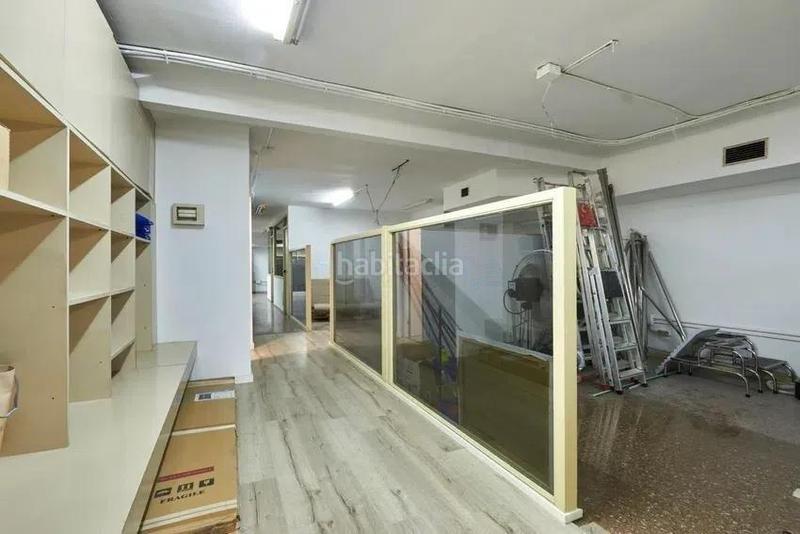 Foto 53cbb80d-7214-4689-9b5a-3af4004d157b. Local comercial local en venta en calle daribau en Barcelona