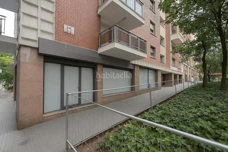 Foto d2ad2eaf-176b-4210-9617-b3ebda8f032a. Local comercial local en venta en calle daribau en Barcelona