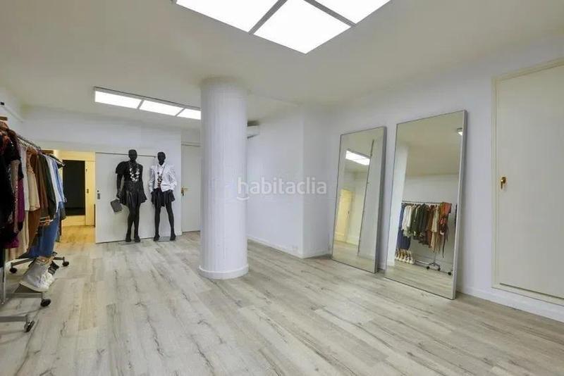 Foto df61c598-138b-4b30-a3fe-414f08aff5fb. Local comercial local en venta en calle daribau en Barcelona