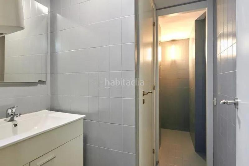 Foto fe8a1e76-29c2-4aa6-9243-a06bc2be812e. Local comercial local en venta en calle daribau en Barcelona