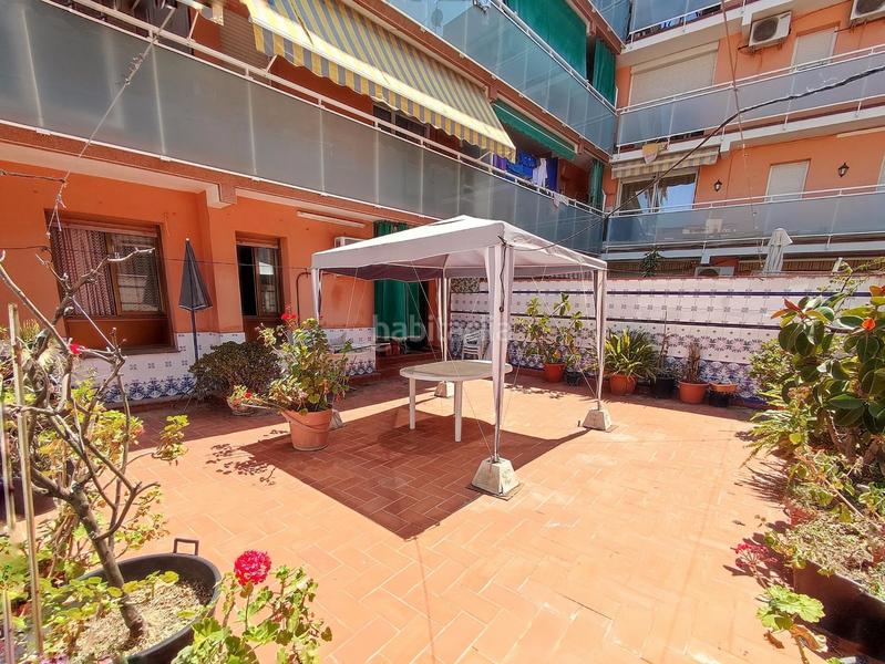 Foto 528f1db4-24b5-4c92-862e-641c7a82b8e6. Planta baja fantástico bajos con jardín en El Pedró Cornellà de Llobregat
