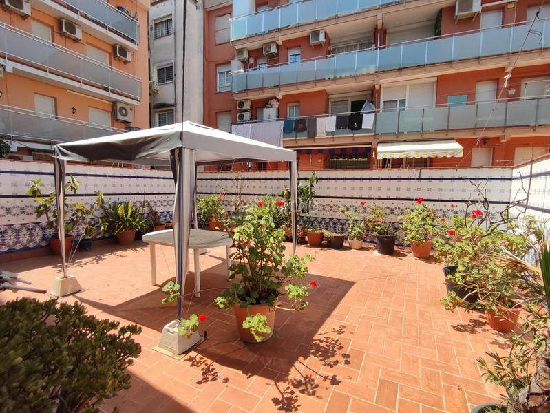 Foto a60f087d-976c-4b4d-9566-565a625a29e5. Planta baja fantástico bajos con jardín en El Pedró Cornellà de Llobregat
