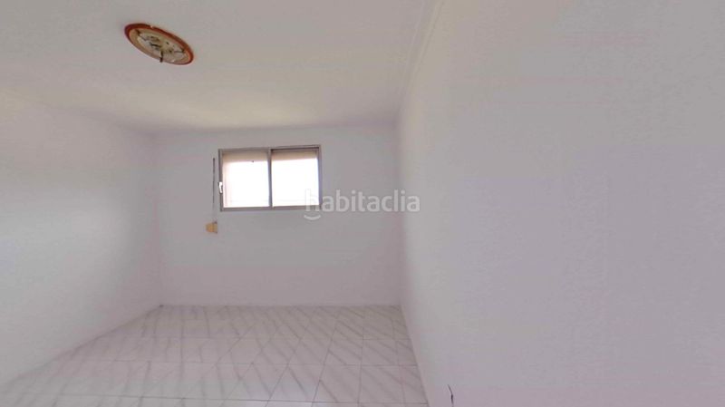 Foto 6ce16253-ae67-4c3d-9702-112b1dd64297. Pis a Ciutat Meridiana Barcelona