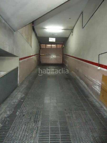 Foto ac7fa8e6-298d-4756-ab56-31bdcf8d0370. Aparcament cotxe a Vila de Gràcia Barcelona