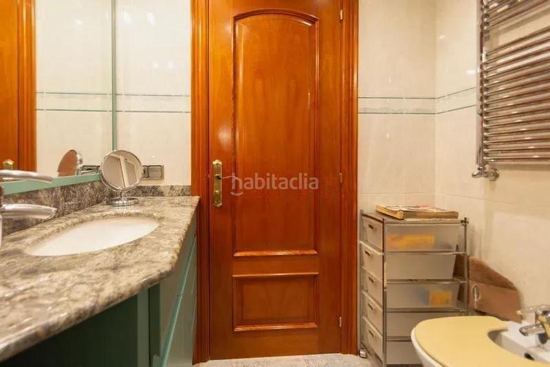 Foto 4809189f-0b6c-45e7-919f-66c9e575a689. Chalet  adosado en venta en calle de borriana en Barcelona