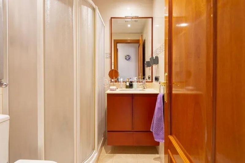 Foto 532150d5-05ee-4f23-9fdb-a187b3c25b9f. Chalet  adosado en venta en calle de borriana en Barcelona