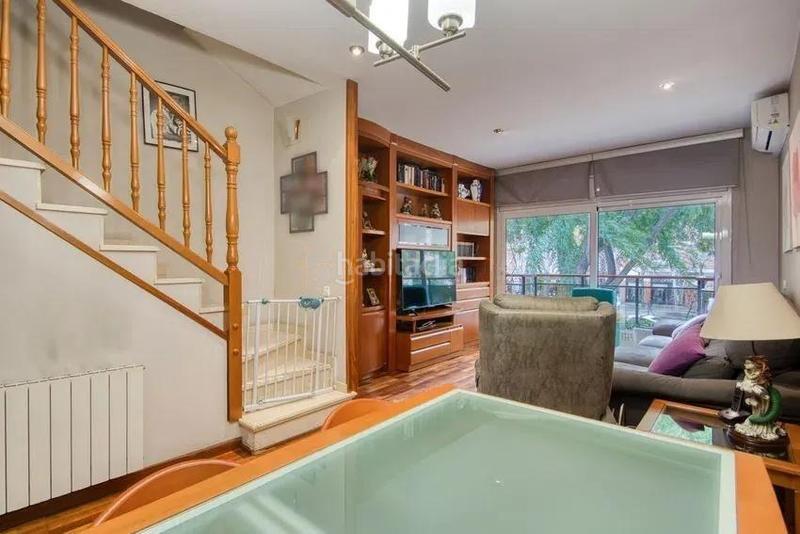 Foto 67f71e35-d81b-4d5a-ae9d-133596e503b9. Chalet  adosado en venta en calle de borriana en Barcelona