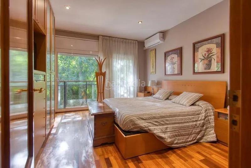 Foto 6efa5c9f-e29e-4d3e-8662-438f768ad293. Chalet  adosado en venta en calle de borriana en Barcelona