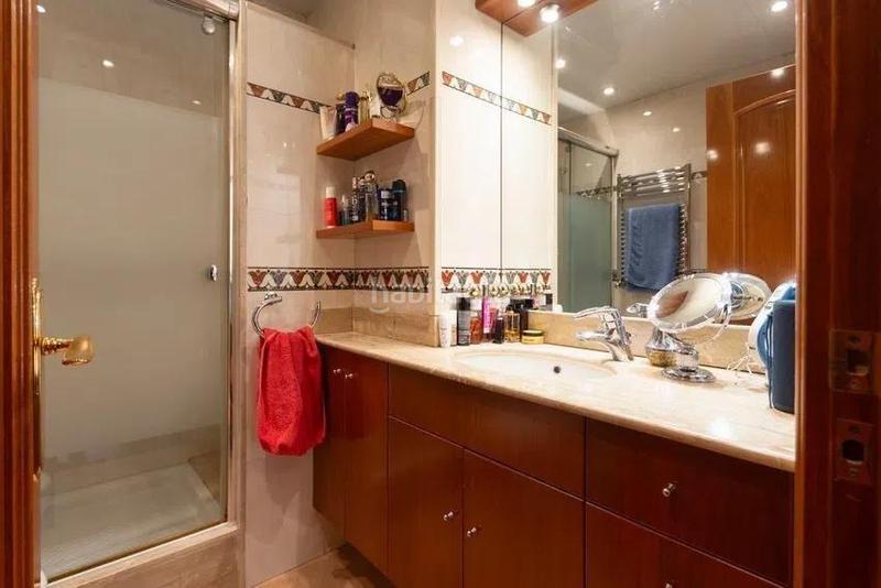 Foto 7ee06eb7-17de-4dbb-9faf-3808ef3d8abc. Chalet  adosado en venta en calle de borriana en Barcelona