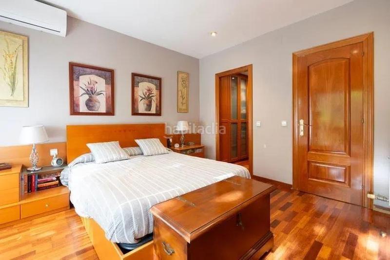 Foto 89e26d10-f4c3-47d0-92d2-9c768e779bff. Chalet  adosado en venta en calle de borriana en Barcelona