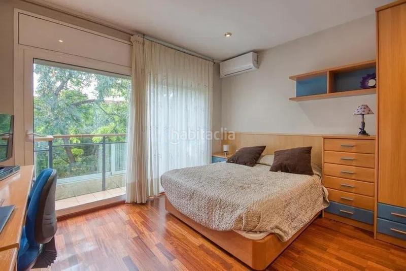 Foto 9fb4df91-02b8-4c8e-8bee-5da709d80cd7. Chalet  adosado en venta en calle de borriana en Barcelona