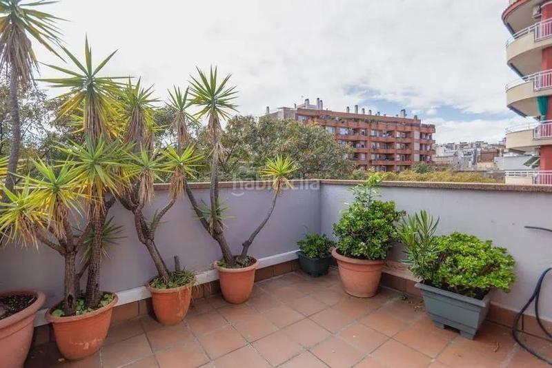 Foto c4f3c5ee-4d18-472f-b82b-7425bc663597. Chalet  adosado en venta en calle de borriana en Barcelona
